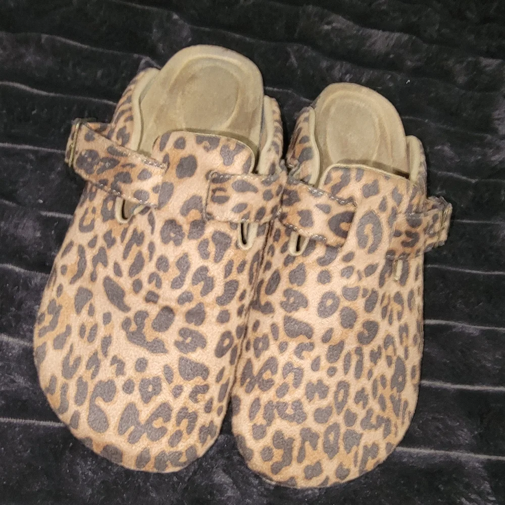 Leopard Print - Picture 1 of 3